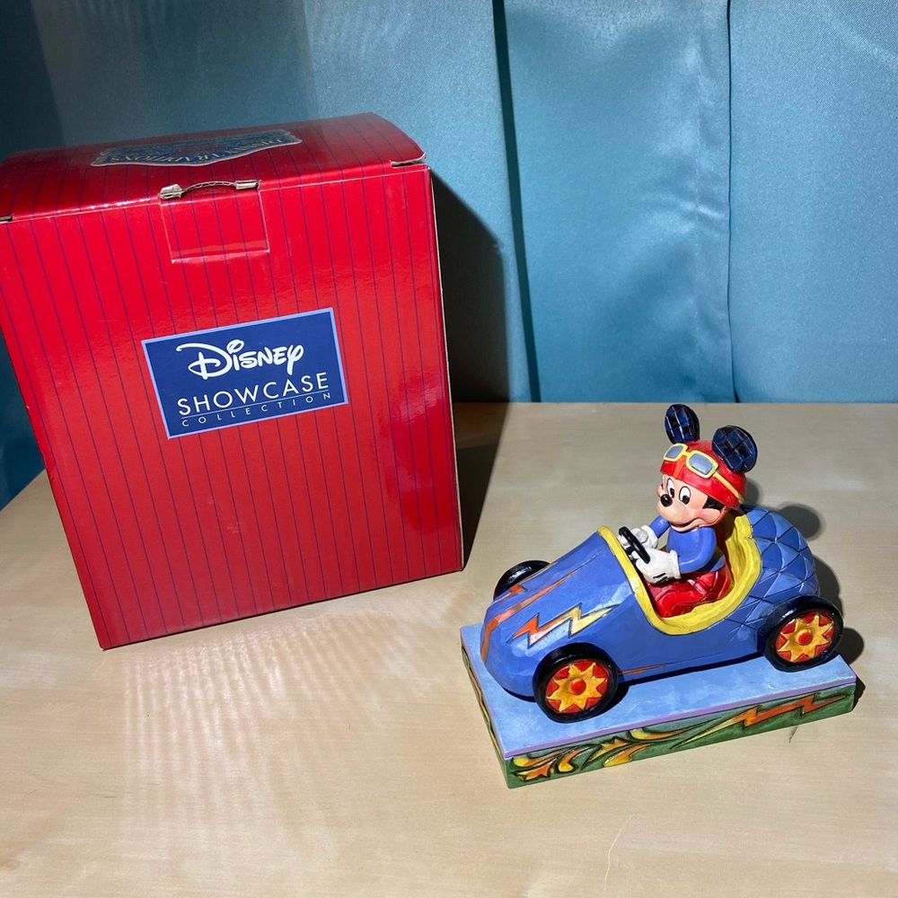 Disney Traditions Jim Shore Mickey figurine “Mickey takes the lead” 6000974